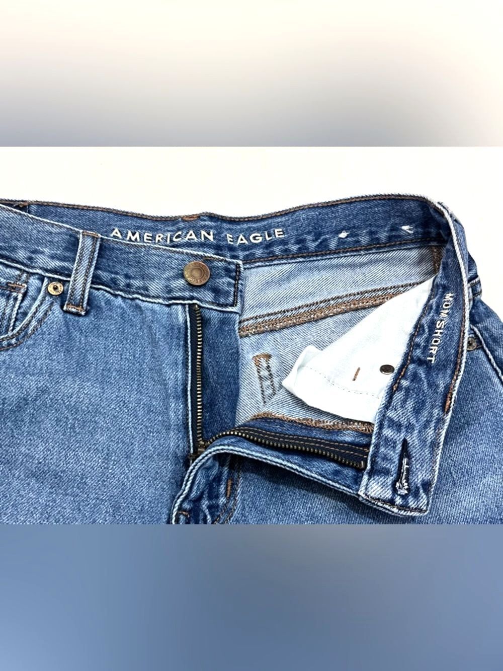 American Eagle Outfitters Women’s Mom Short Blue Denim Cuffed Jean Shorts Size 4 - Picture 9 of 16